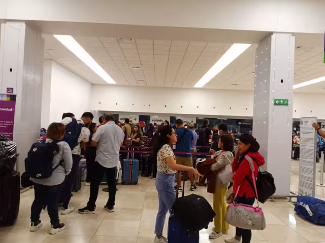 Volaris canceló un vuelo mañanero este lunes
