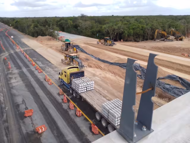 Hasta el momento no se han reportado afectaciones viales ni en Puerto Morelos y tampoco en Leona Vicario