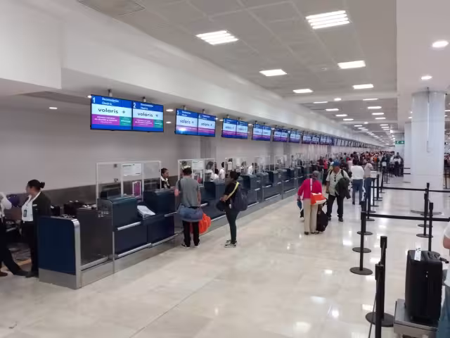 Los maleteros se "quejaron" de que hoy no habrá mucha gente y las propinas no serán cuantiosas