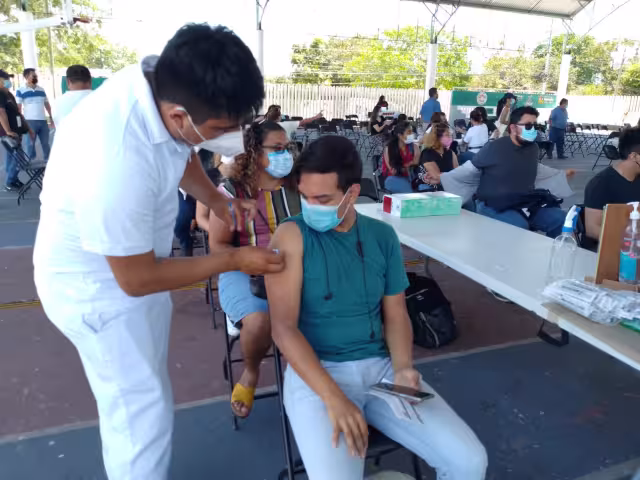 La tercera dosis anticovid para personas de 18 a 29 años en Chetumal se aplicará en dos sedes dentro de la ciudad