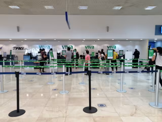 VivaAerobus tiene tres vuelos programados entre las 08:10 y las 08:30 horas