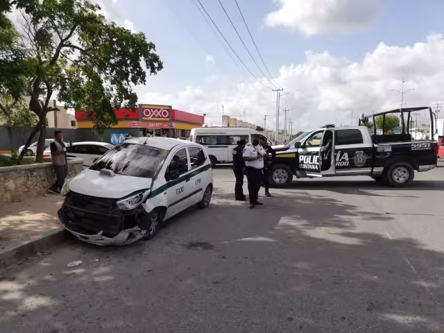 Taxista atropella a policía en la ciudad de Cancún
