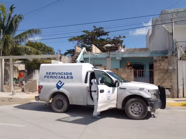 Personal del Semefo trasladó el cuerpo del abuelito desde su casa, hacia sus instalaciones en Cancún