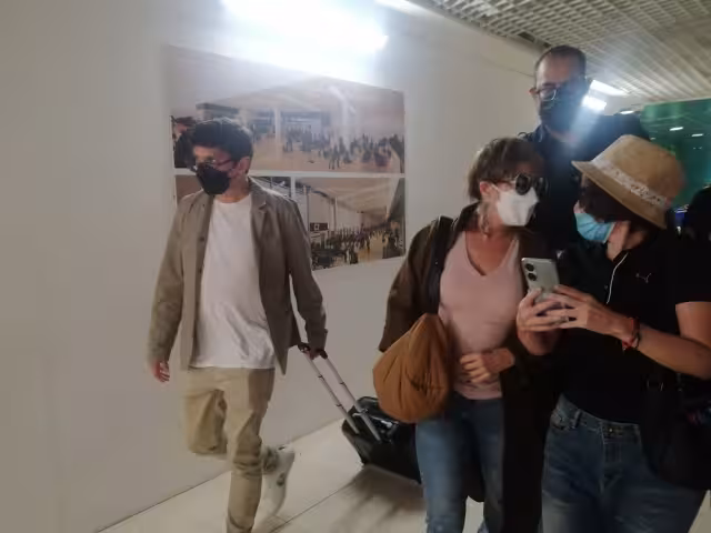 La Reina del Rock agradeció el cariño de sus fans durante la despedida en el aeropuerto de Mérida