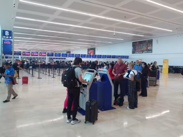 ASUR reporta poca afluencia en la terminal cuatro