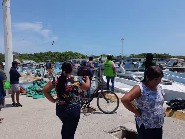 Los pescadores fueron despojados de varias pertenencias y sus motores