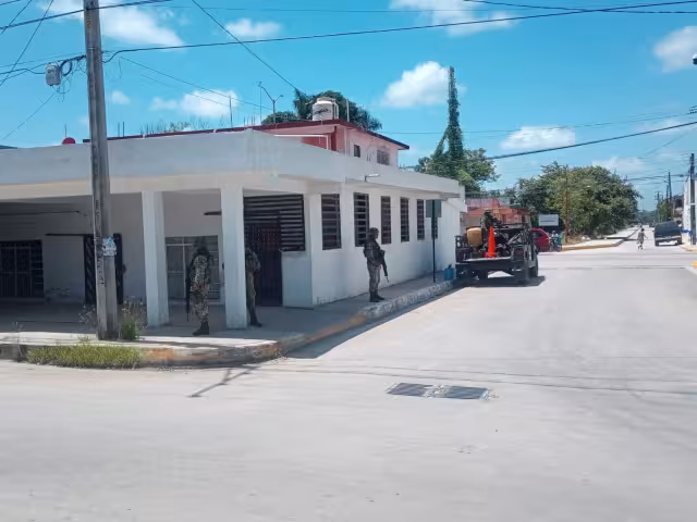 Los pilotos fueron llevados a la sede de la FGR en Escárcega