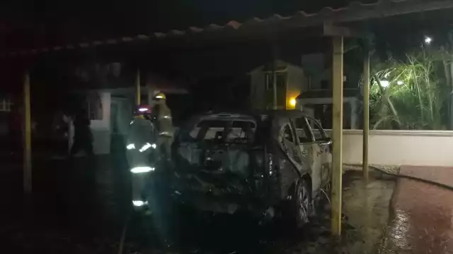 La camioneta de la Delegada del IMSS en Chetumal fue incendiada, lo que le causó una crisis nerviosa