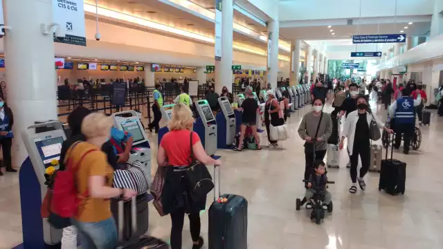 Los vuelos demorados están los despegues a Filadelfia, Montreal, Chicago y Philadelphia