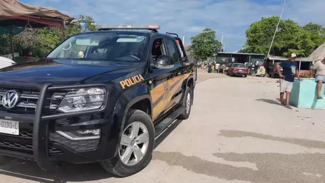 Los piratas modernos iban encapuchados portando armas de fuego y machetes