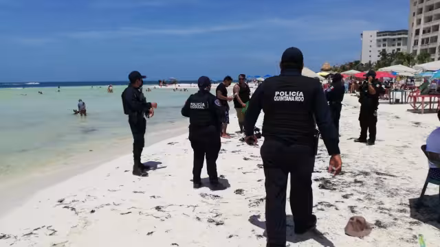 La inspección de la Policía Quintana Roo en Playa Langosta no afectó a los bañistas