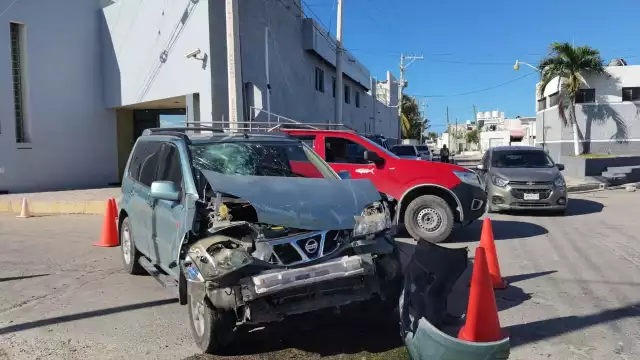 El choque desencadenó un operativo policiaco en calles del puerto