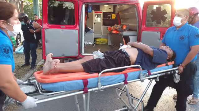 Con exposición de vísceras y golpes en distintas partes del cuerpo, fue como terminó el conductor del mototaxi