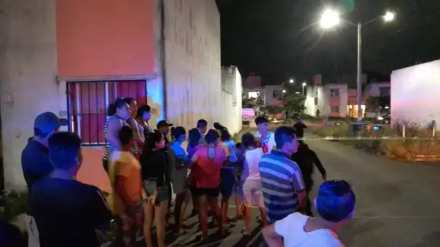 Tres unidades médicas se encuentran en el sitio, brindando los primeros auxilios a los heridos