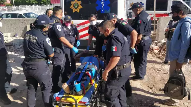 El encargado de la obra pidió ayuda a través del número de emergencia 911