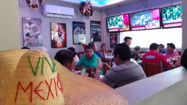 El domo de la región 237 donde se instaló una pantalla gigante para presenciar el encuentro registró baja afluencia