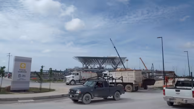 Intensas labores a un día de la inauguración del Tren Maya en Cancún