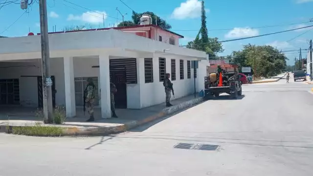 Los pilotos fueron llevados a la sede de la FGR en Escárcega