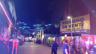 Mesero baleado en la Quinta Avenida de Playa del Carmen perdió la vida en el hospital
