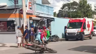 Motocicleta no respeta alto y provoca choque con lesionado en Champotón