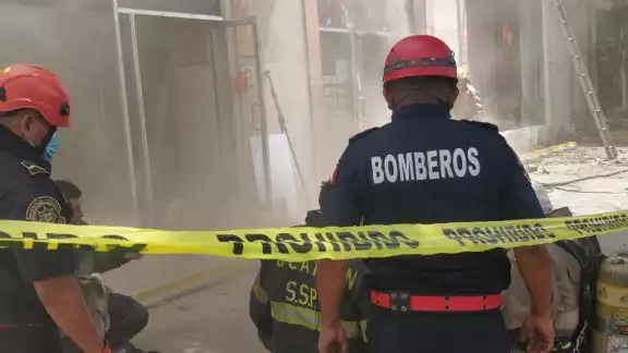 La situación alertó a los transeúntes y a los comercios aledaños del lugar