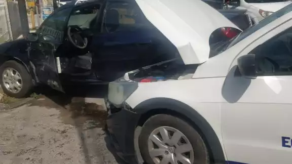 El vehículo impactó a otro auto, proyectándolo a un poste de la Circuito Colonias de Mérida El vehículo impactó a otro auto, proyectándolo a un poste de la Circuito Colonias de Mérida