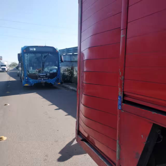 El accidente se dio en el puente de Anikabil del Periférico de Mérida