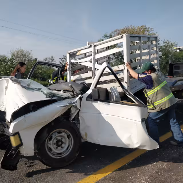 La vía del Periférico de Mérida permaneció cerrada