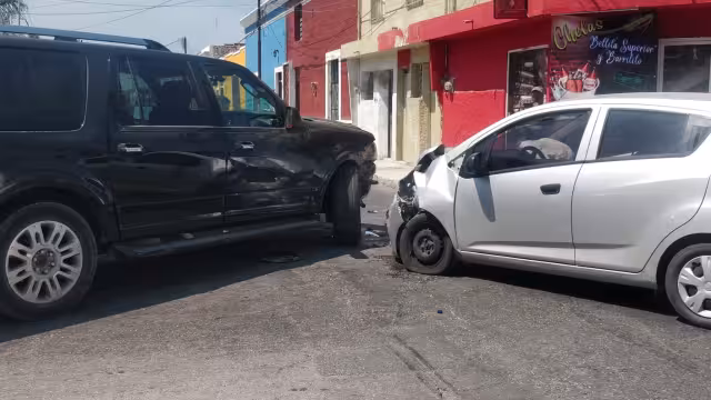 Una grúa de la SSP Yucatán se encargó que mover ambos vehículos