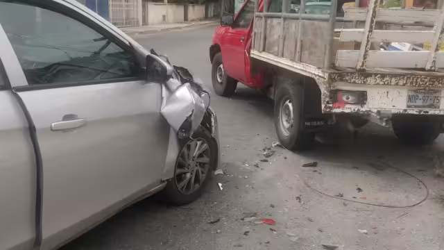 Peritos de tránsito arribaron al lugar para resolver el accidente de tránsito en Mérida