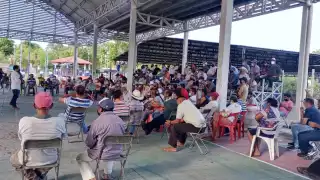 A comparación con el ejido Miguel Alemán y Luna, solamente reciben un pago extra de un millón 500 mil pesos