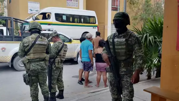El detenido fue puesto a disposición de las autoridades correspondientes El detenido fue puesto a disposición de las autoridades correspondientes