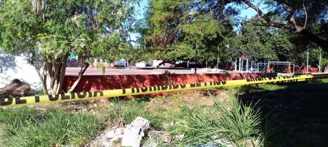 Al lugar de los hechos llegaron elementos policiacos para acordonar la zona