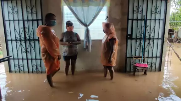 Para quienes deseen ayudar, mencionó que se han habilitado en la capital yucateca ocho centros de acopio Para quienes deseen ayudar, mencionó que se han habilitado en la capital yucateca ocho centros de acopio