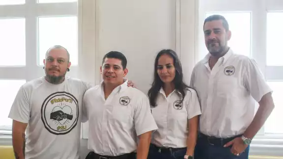 Integrantes pretenden movilizar el movimiento de padres de familia Integrantes pretenden movilizar el movimiento de padres de familia
