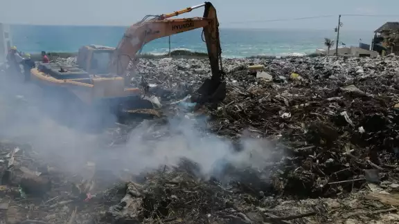 Se incendia basurero municipal de Isla Mujeres Se incendia basurero municipal de Isla Mujeres