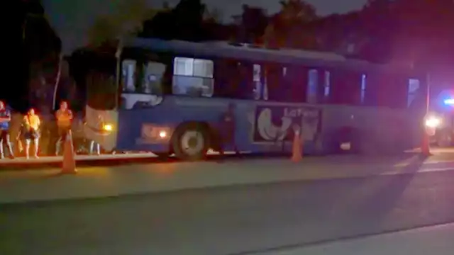 Llantas posteriores de un autobús se desprendieron en plena marcha