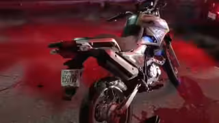 Motociclista presuntamente ebrio derrapa en Siglo XXI y termina hospitalizado en Campeche