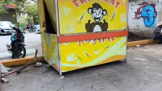 Delincuentes irrumpen y vandalizan comercio en Patricio Trueba