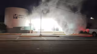 Autoridades realizaron brigadas de nebulización en Dzitbalché por presuntos casos de dengue.