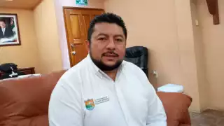 Exhortó a los habitantes a utilizar obligatoriamente el cubrebocas, el gel sanitizante y respetar la sana distancia