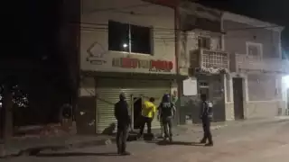 Bomberos y personal de Protección Civil tomaron cartas en el asunto.