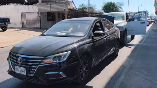 Pareja involucrada salió ilesa tras el percance.