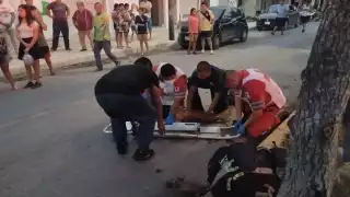 Derrapa motocicleta en Felipe Carrillo Puerto; hay dos jóvenes lesionadas