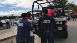 Los detenidos tras la riña en la colonia Arroyo Grande fueron llevados a la Comandancia Municipal de Ciudad del Carmen para definir su situación legal