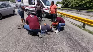 Accidente leve entre ciclista y camioneta en Isla de Tris termina en acuerdo