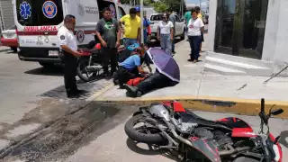 El motociclista terminó con lesiones sangrantes