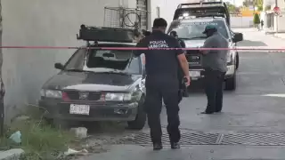 La policía municipal entregó el auto a su dueño sin que presentará una denuncia. Foto: Ricardo Jiménez