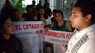 Tras el señalamiento, acudieron elementos de la Policía Municipal, quienes realizaron un acordonamiento parcial