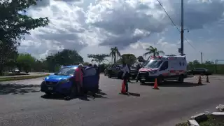 La mujer circulaba a bordo de un scooter a la salida del fraccionamiento Las Américas cuando fue arrollada